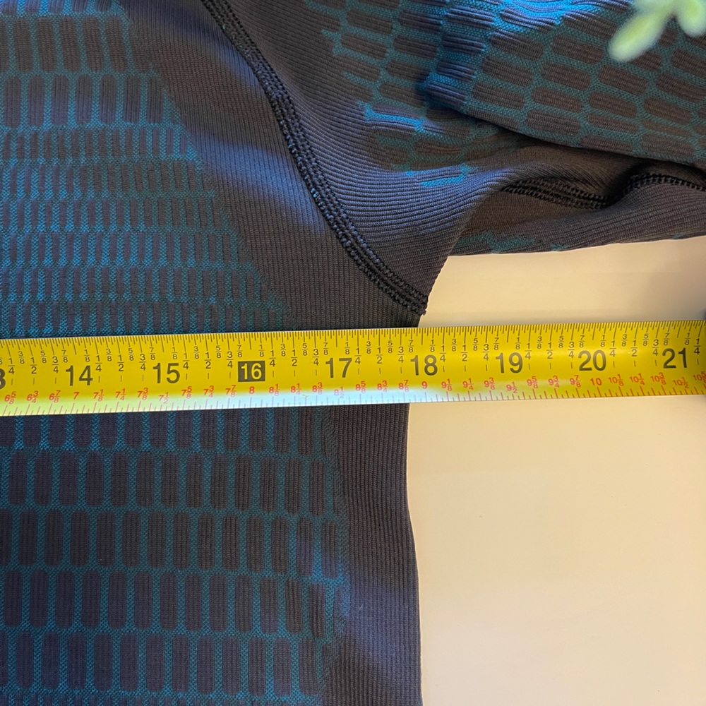 lululemon athletica Dark Teal and Black Long Sleeve Top - Picture 8 of 10